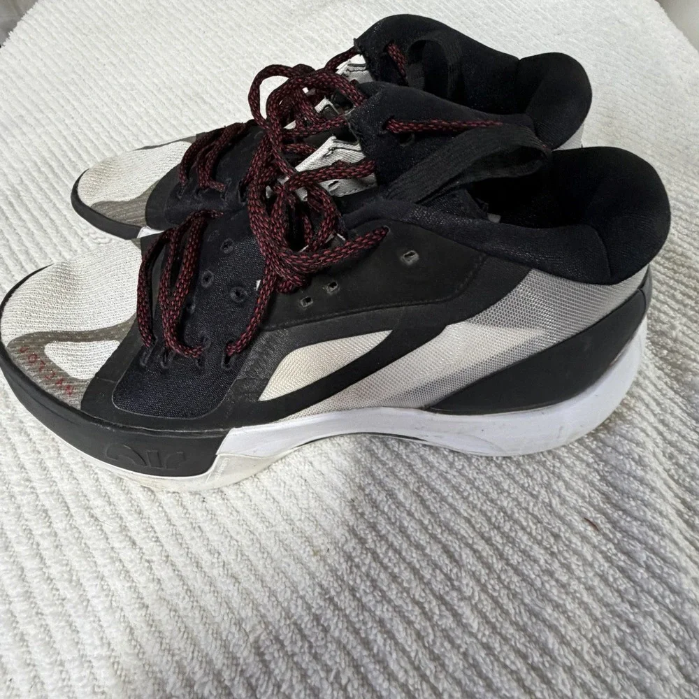 Jordan Air Jordan Low Top Men's Basketball Sneakers Black White Gray Red Sz 9